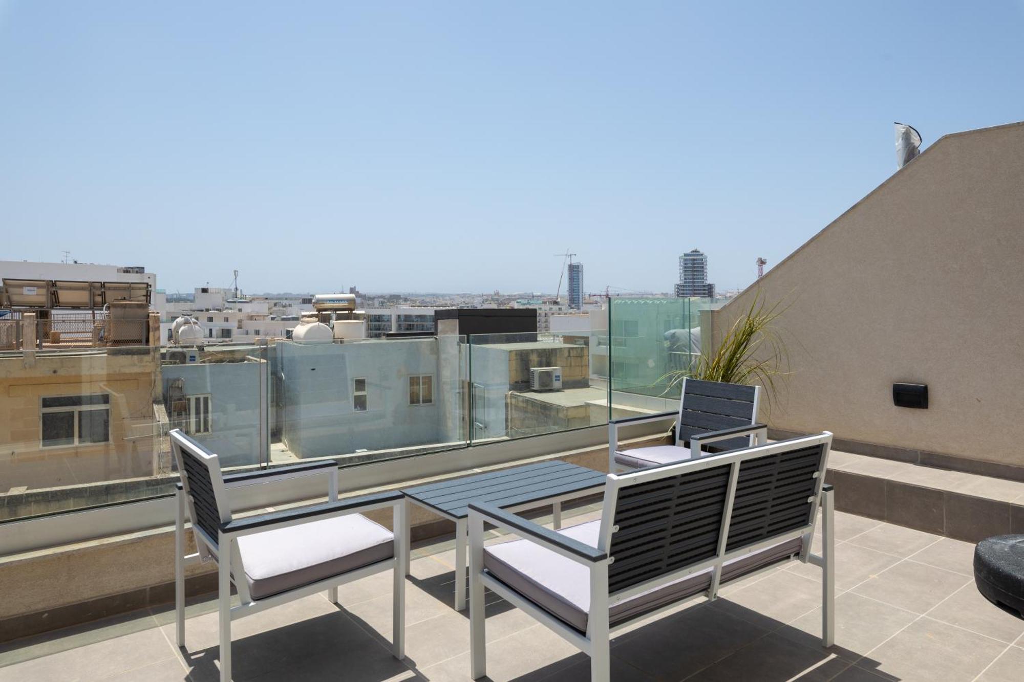 Modern 2Br Cosy Apartment With Large Terrace - Close To Manoel Island & Tigne Shopping Mall سليمة المظهر الخارجي الصورة