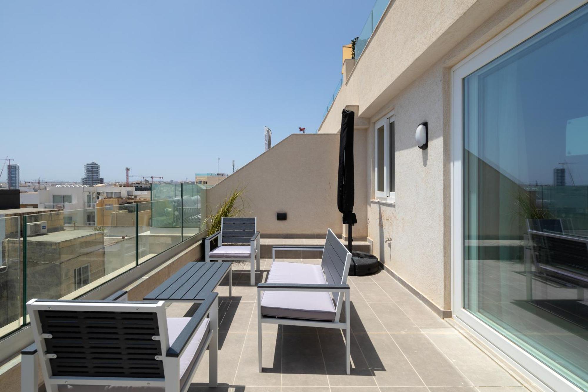 Modern 2Br Cosy Apartment With Large Terrace - Close To Manoel Island & Tigne Shopping Mall سليمة المظهر الخارجي الصورة